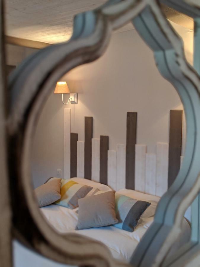 Loge Montaigne Bed & Breakfast L'Hopital-sous-Rochefort Exterior photo